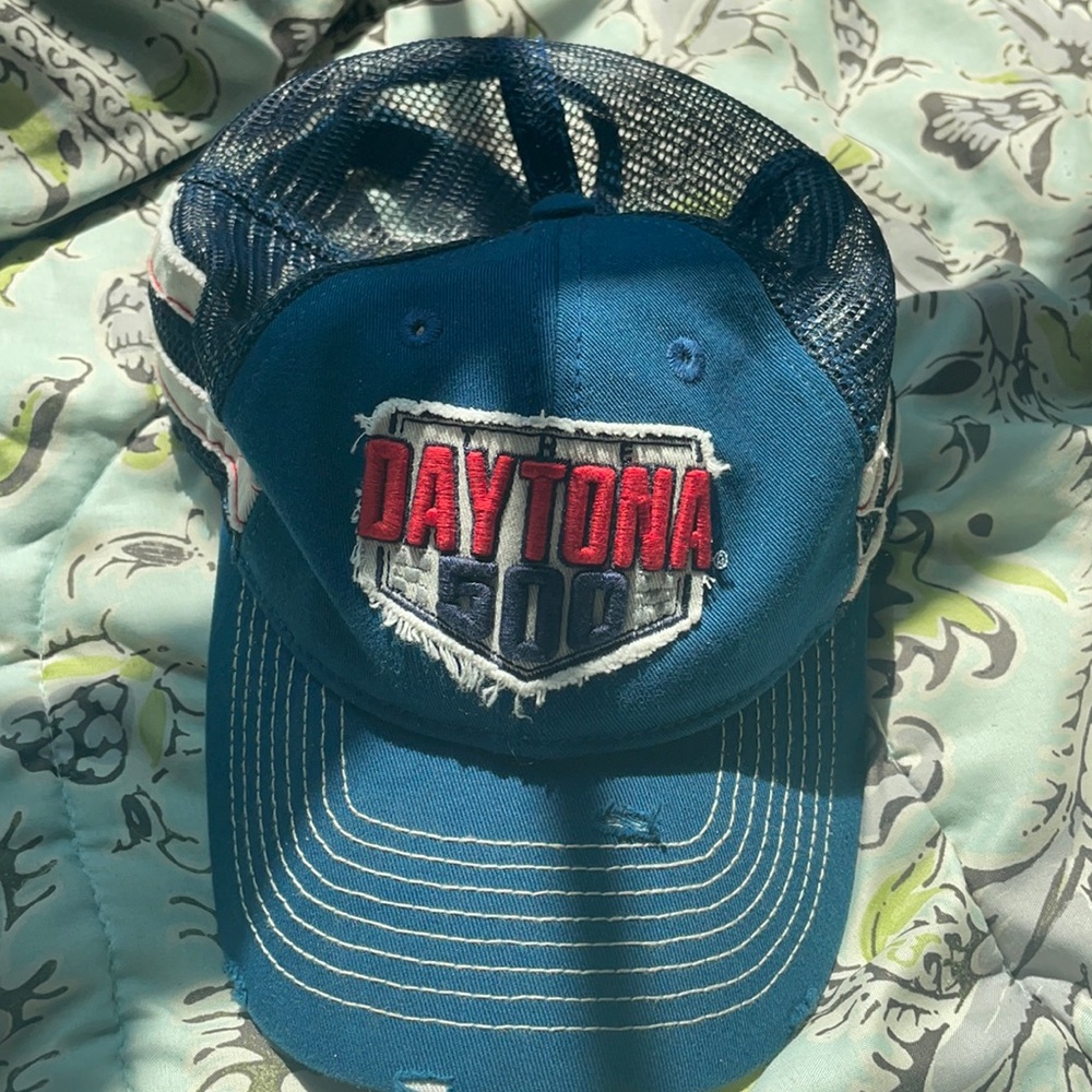 PERFECT CONDITION distressed daytona 500 hat